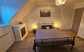 Maison Familiale, 3 Chambres, Jardin Et Parking Prive